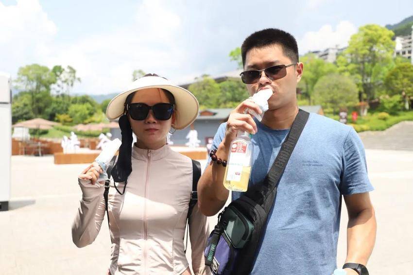 恩施大峡谷推出冰桶计划为游客送清凉.docx