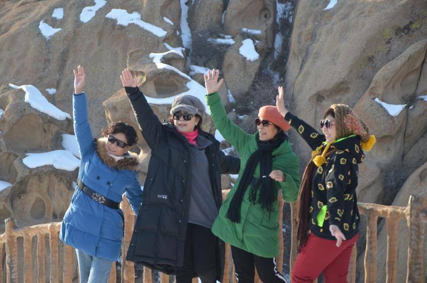 马年新春，恩旅集团“花式”宠客！各景区人气旺、福利多，热闹非凡.docx