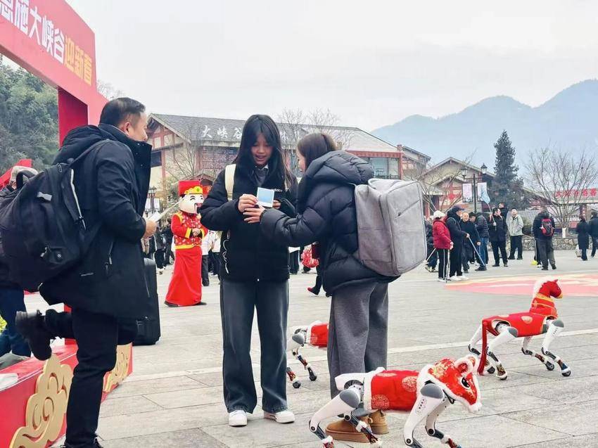 马年新春，恩旅集团“花式”宠客！各景区人气旺、福利多，热闹非凡.docx